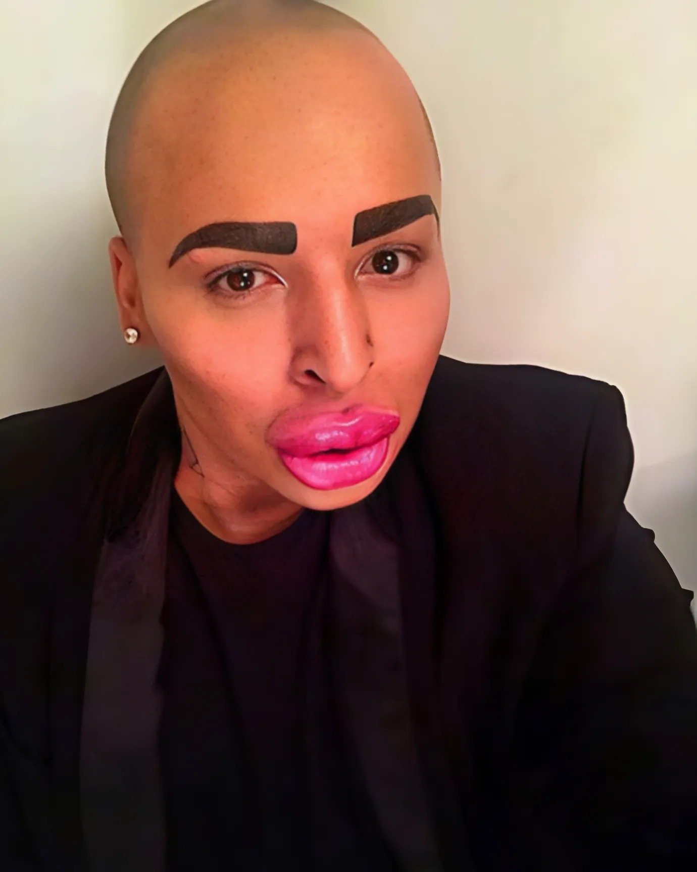 « Je veux être elle » : un homme subit des chirurgies esthétiques pour ressembler à Kim Kardashian