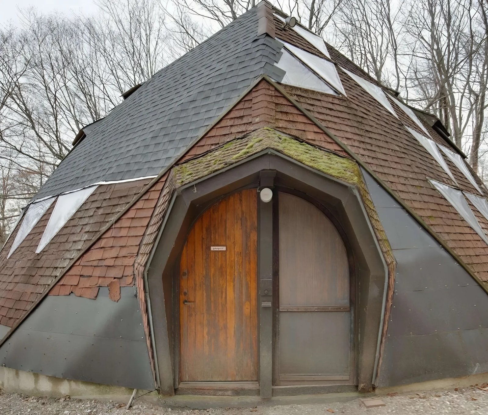 Cette maison a été mise en vente pour 425 000 $, mais les gens ont refusé de payer ce prix à cause de l’intérieur : voici pourquoi